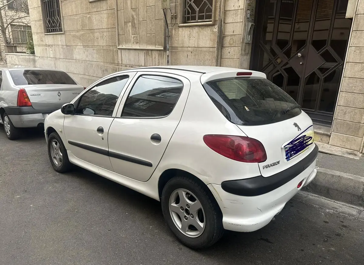پژو،  206