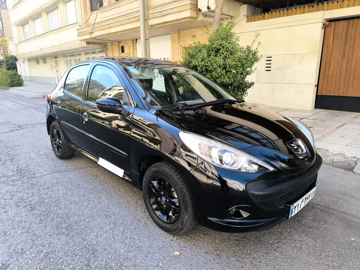 پژو،  207