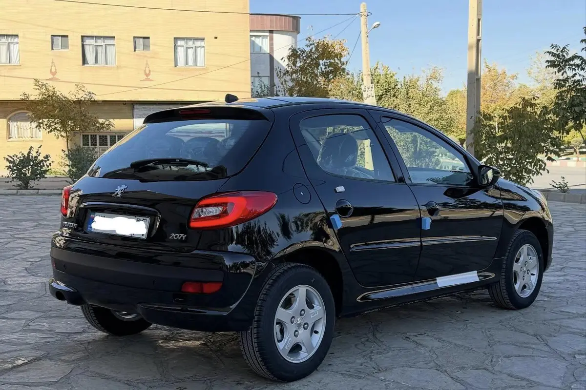 پژو،  207