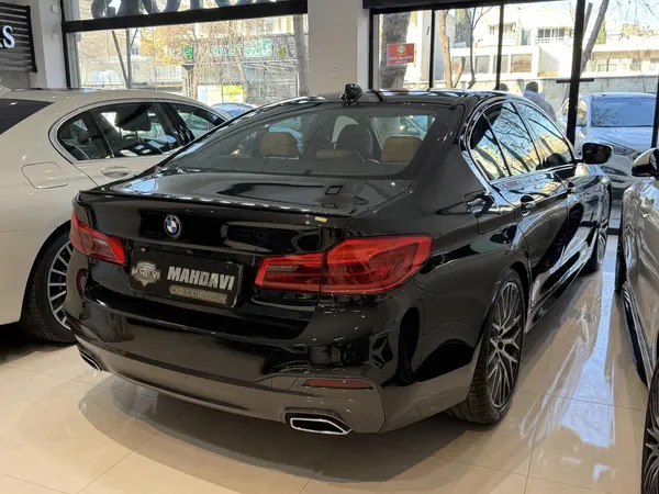 ب ام و، سری 5 سدان