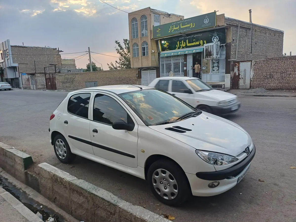 پژو،  206