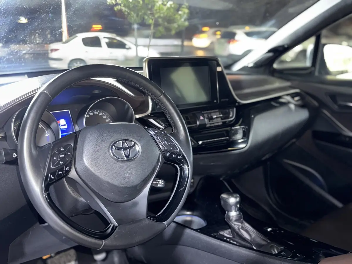 تویوتا،  C-HR هیبرید
