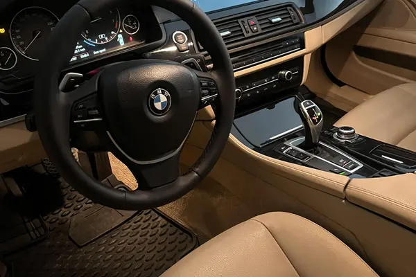 ب ام و، سری 5 سدان