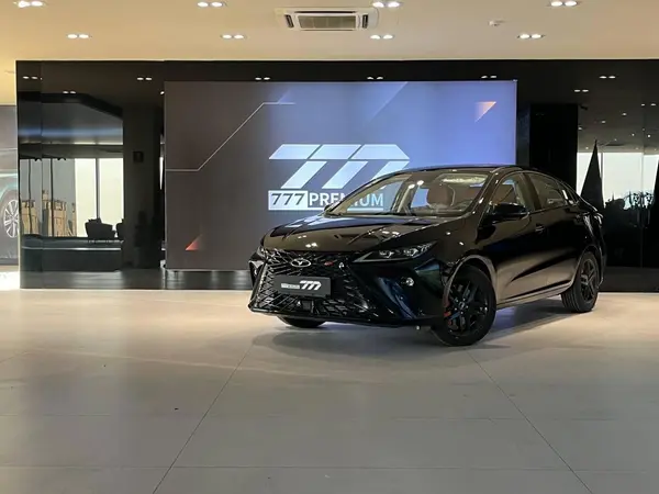 فونیکس، آریزو 6 جی تی (Z6 GT)