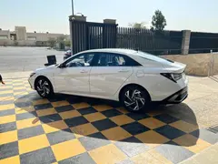 هیوندای، النترا