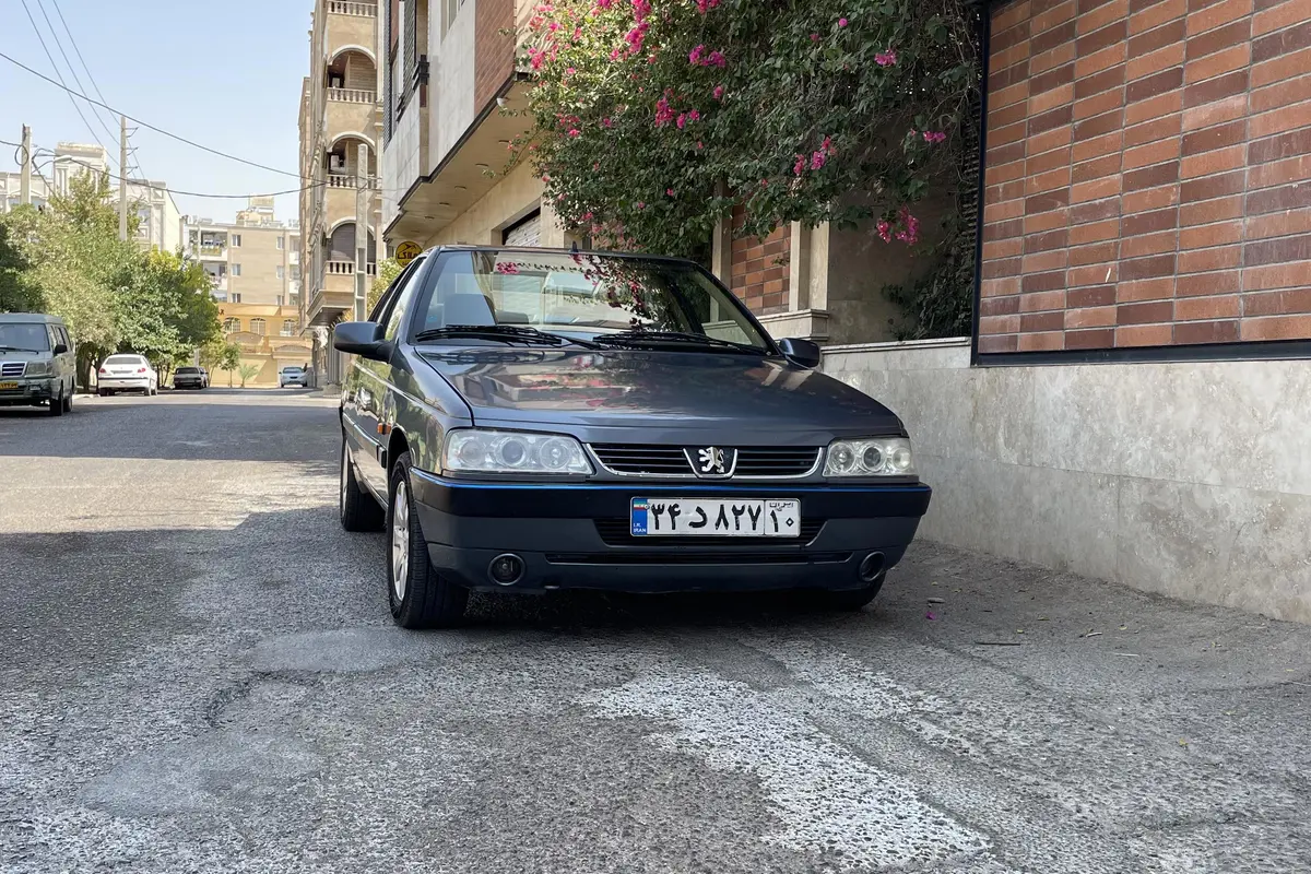 پژو،  405