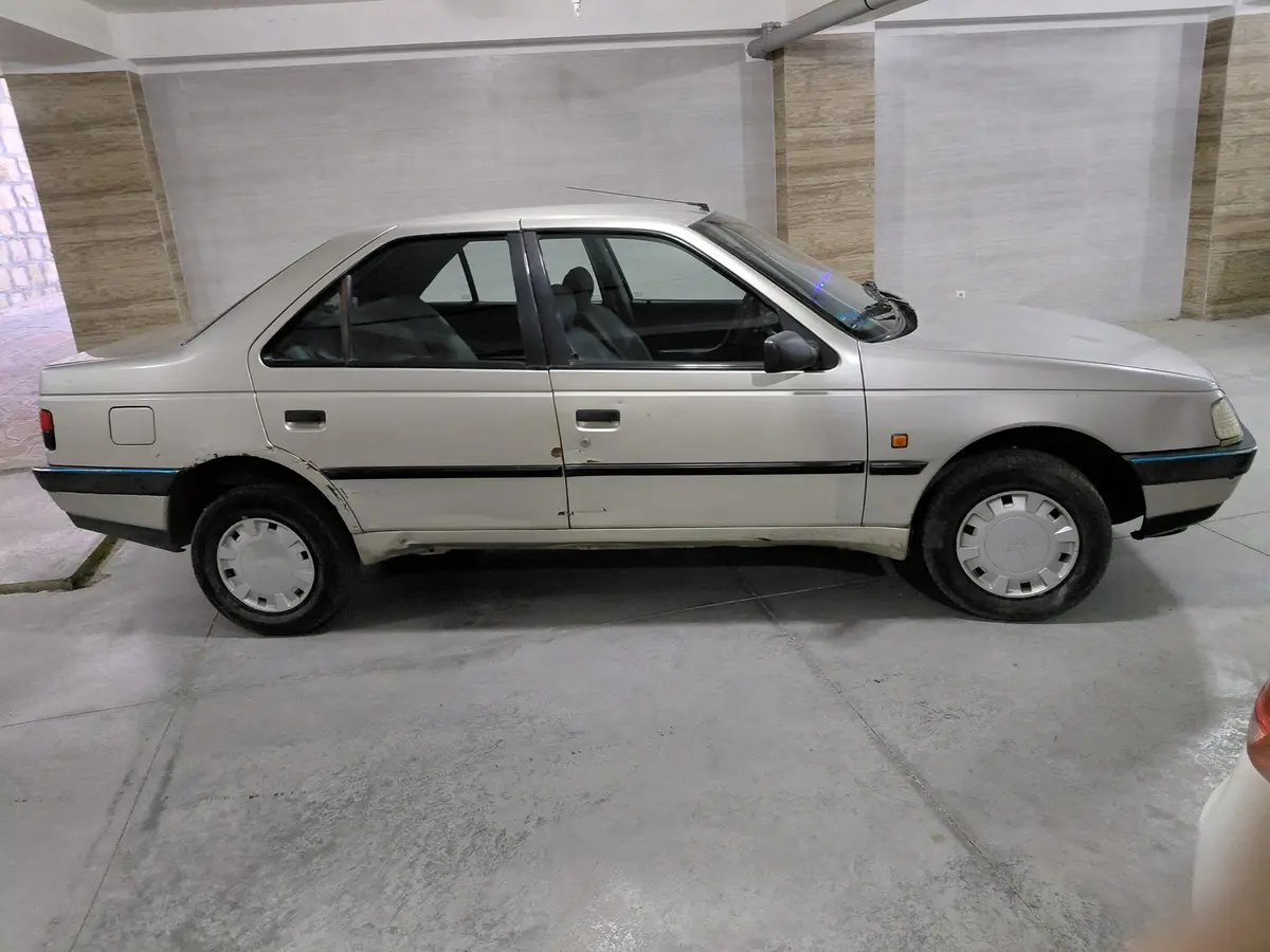 پژو،  405