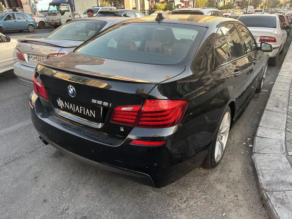 ب ام و، سری 5 سدان