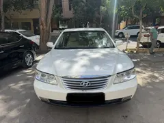 هیوندای، آزرا (گرنجور)