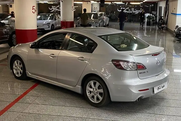 مزدا  3 نیو صندوق دار