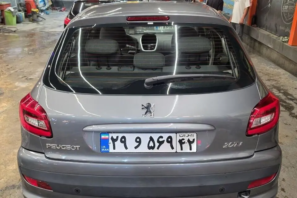 پژو،  207