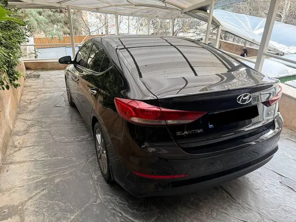 هیوندای، النترا