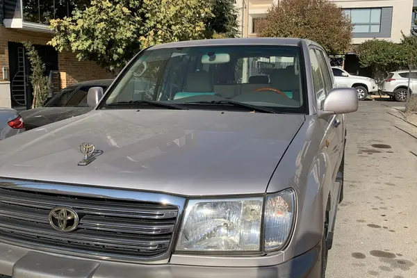 تویوتا، لندکروز چهار در