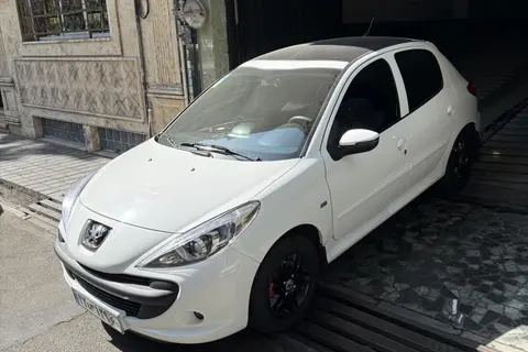 پژو، 207