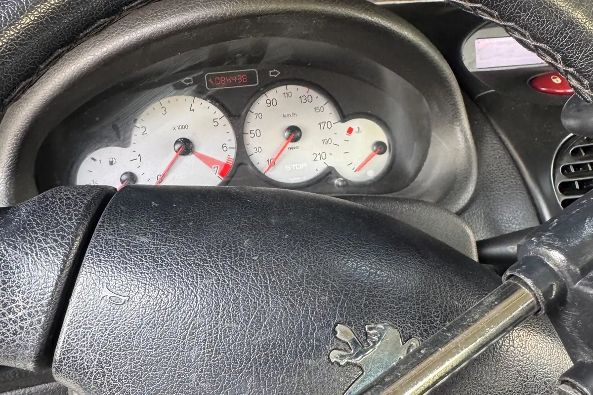 پژو  206