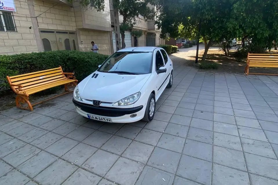 پژو،  206