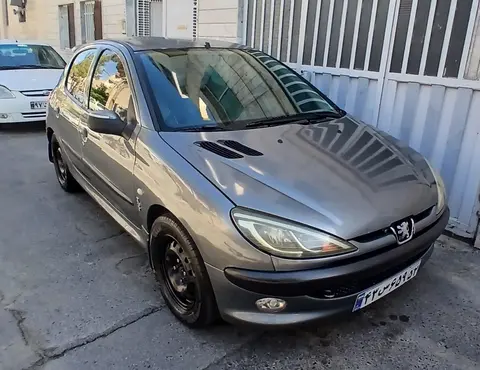 پژو، 206