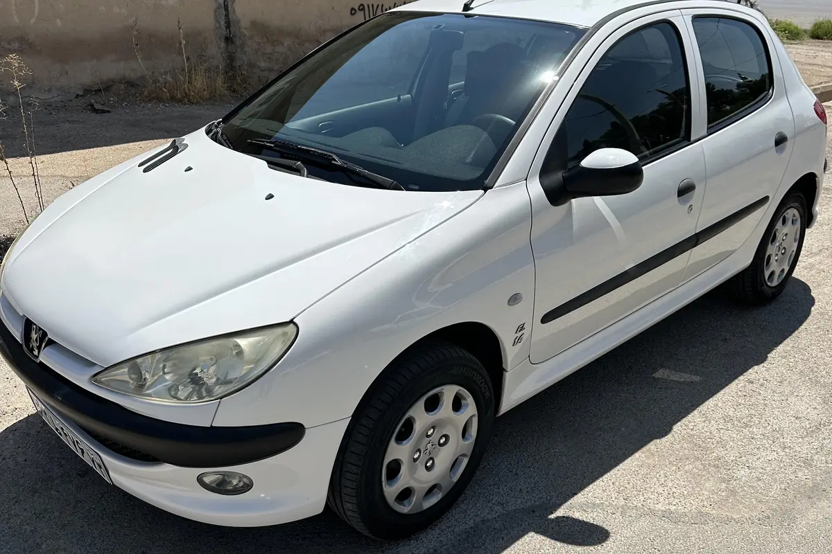 پژو،  206