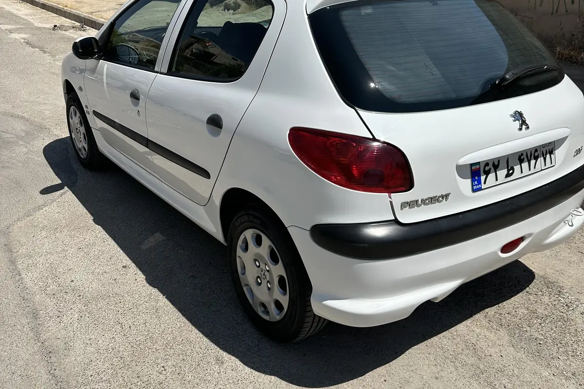 پژو،  206