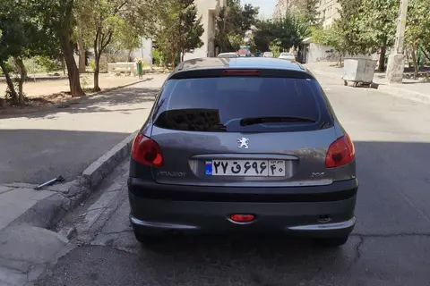 پژو، 206