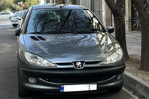 پژو، 206