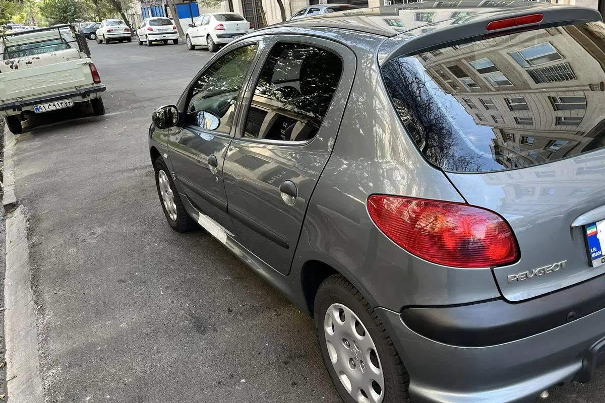 پژو،  206