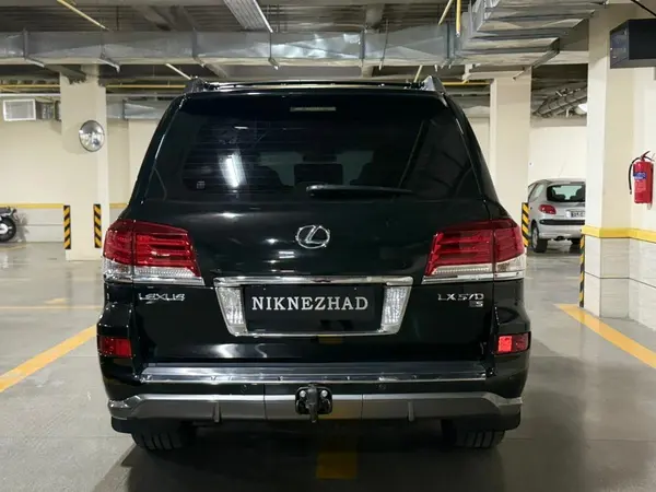 لکسوس، LX
