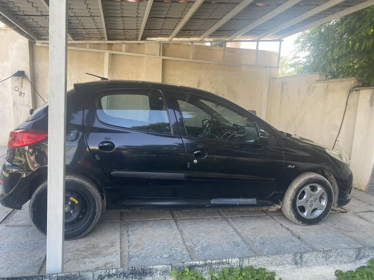 پژو،  207