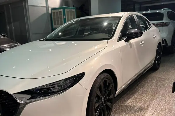 مزدا، 3 وارداتی