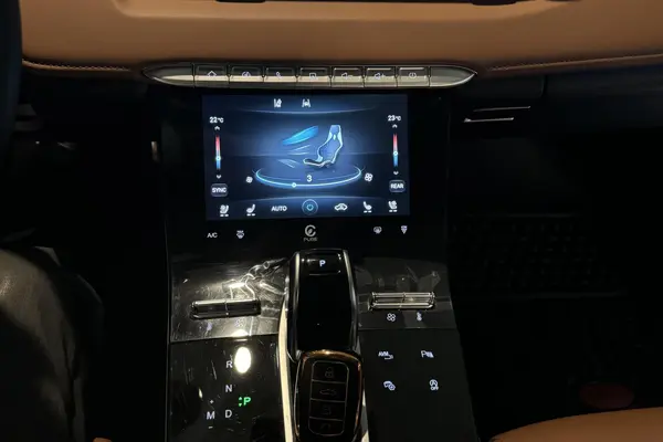 فونیکس، تیگو 8 پرو مکس (F8 PRO MAX)