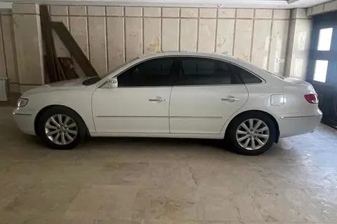 هیوندای، آزرا (گرنجور)