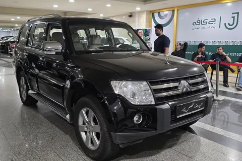میتسوبیشی، پاجرو چهار در