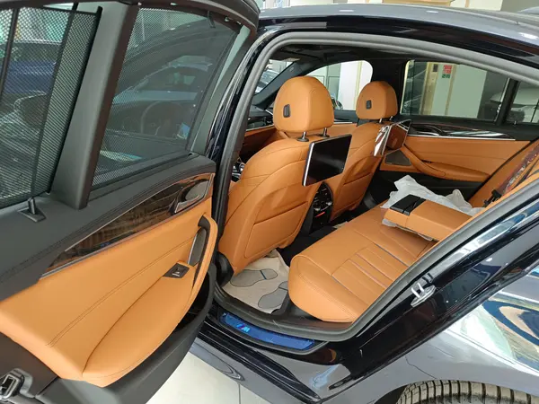 ب ام و، سری 5 سدان