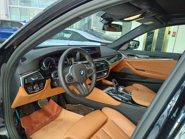 ب ام و، سری 5 سدان