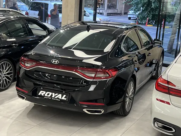 هیوندای، آزرا (گرنجور)