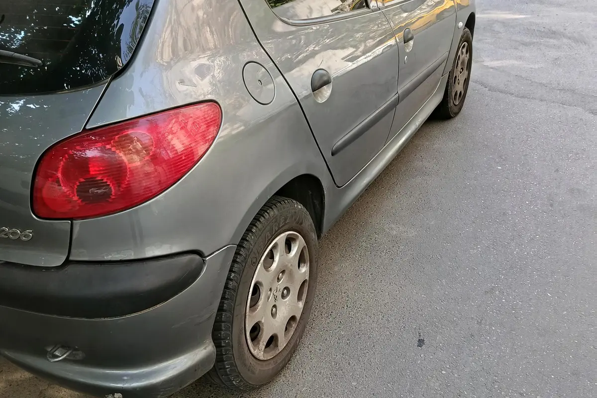 پژو،  206
