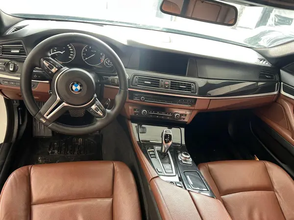 ب ام و، سری 5 سدان