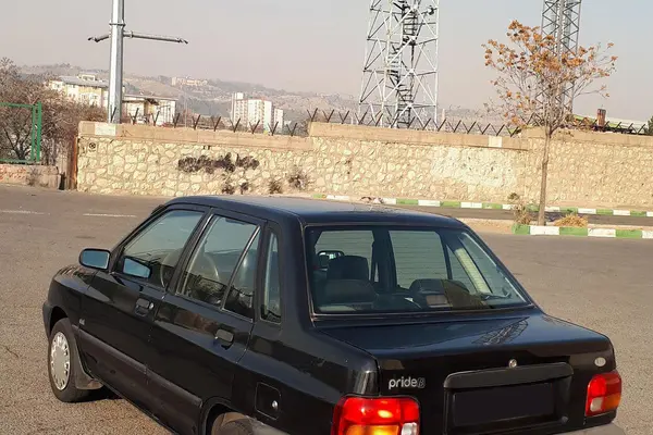 پراید، صندوق دار