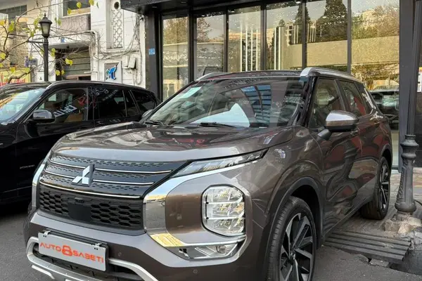 میتسوبیشی، اوتلندر