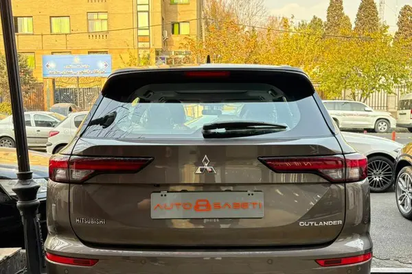 میتسوبیشی، اوتلندر