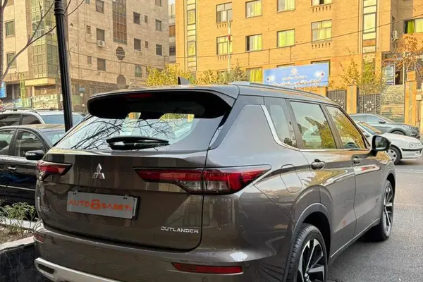 میتسوبیشی، اوتلندر