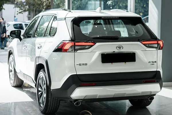 تویوتا، راوفور هیبرید