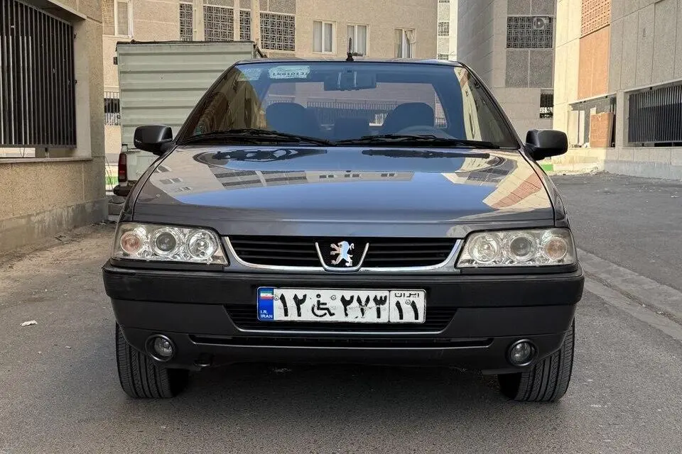 پژو،  405