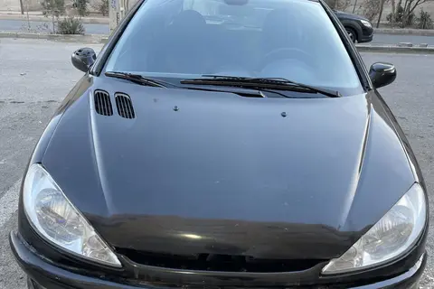 پژو، 206