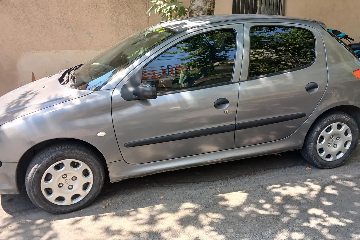 پژو،  206