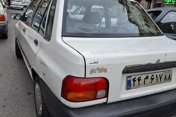 پراید، صندوق دار