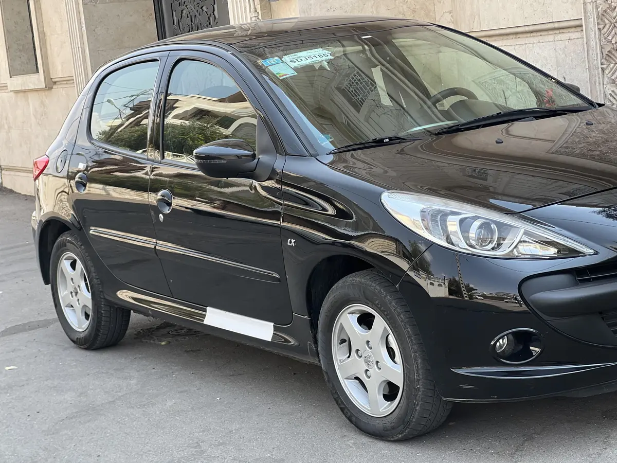 پژو،  207