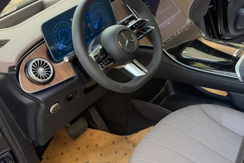 بنز  EQE SUV