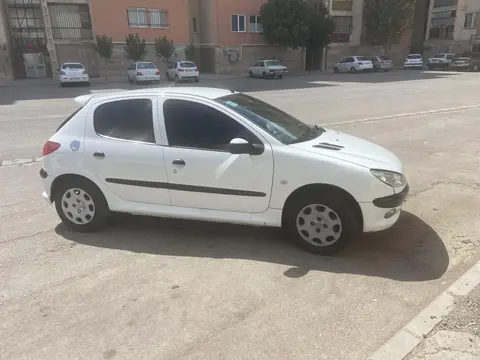 پژو، 206