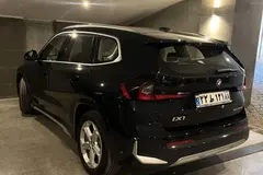 ب ام و، iX1